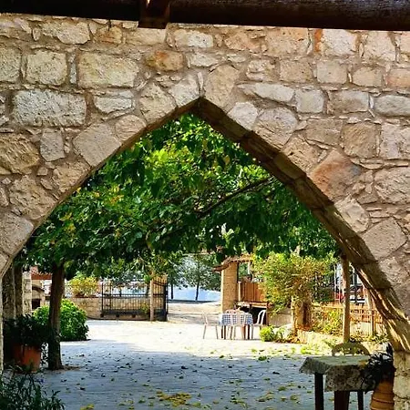 住宿加早餐酒店 With View In Polis Area 4*